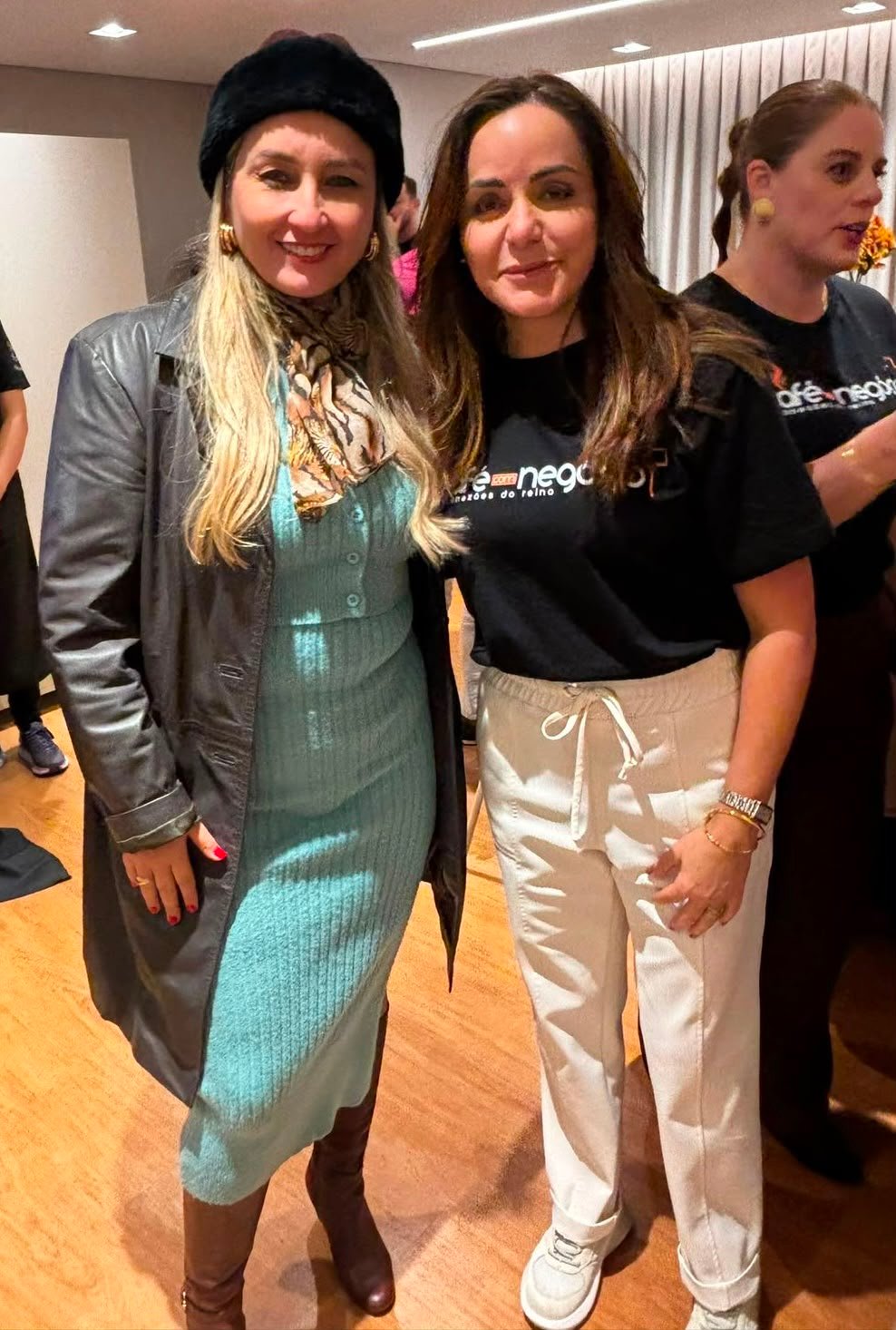 Milene Zerek com apoiadores da campanha — foto 11
