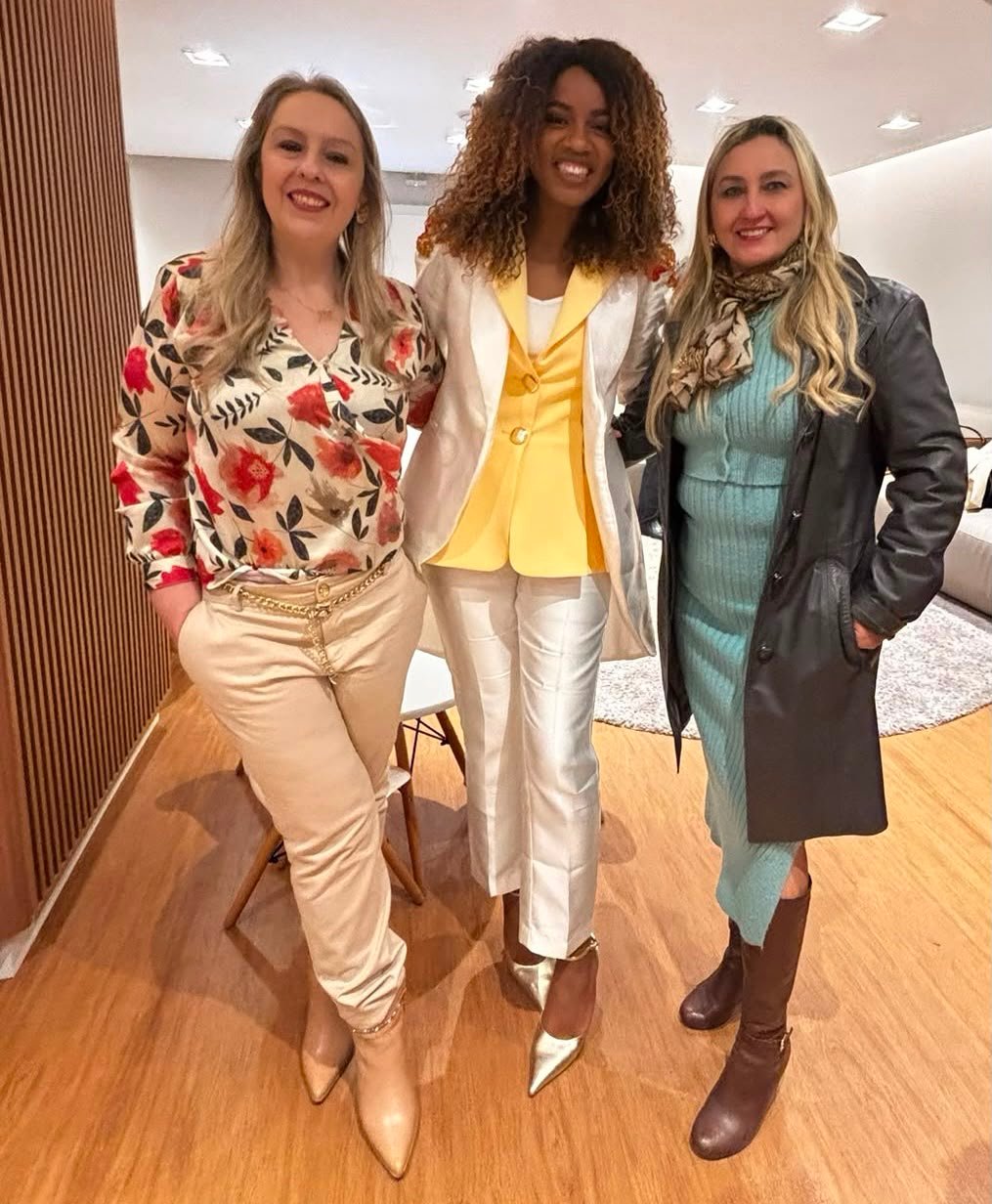 Milene Zerek com apoiadores da campanha — foto 12