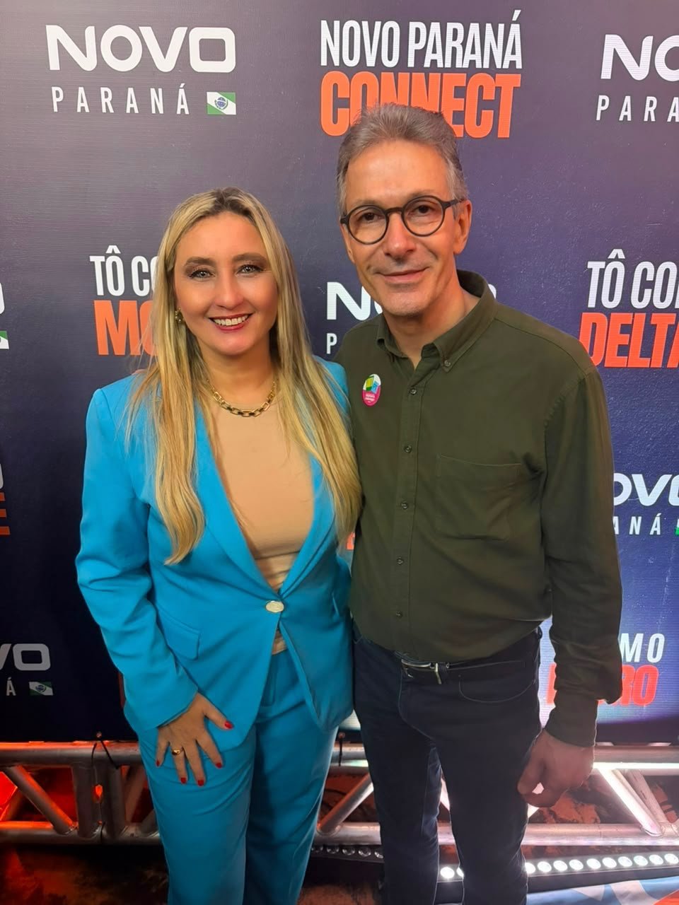 Milene Zerek com apoiadores da campanha — foto 2