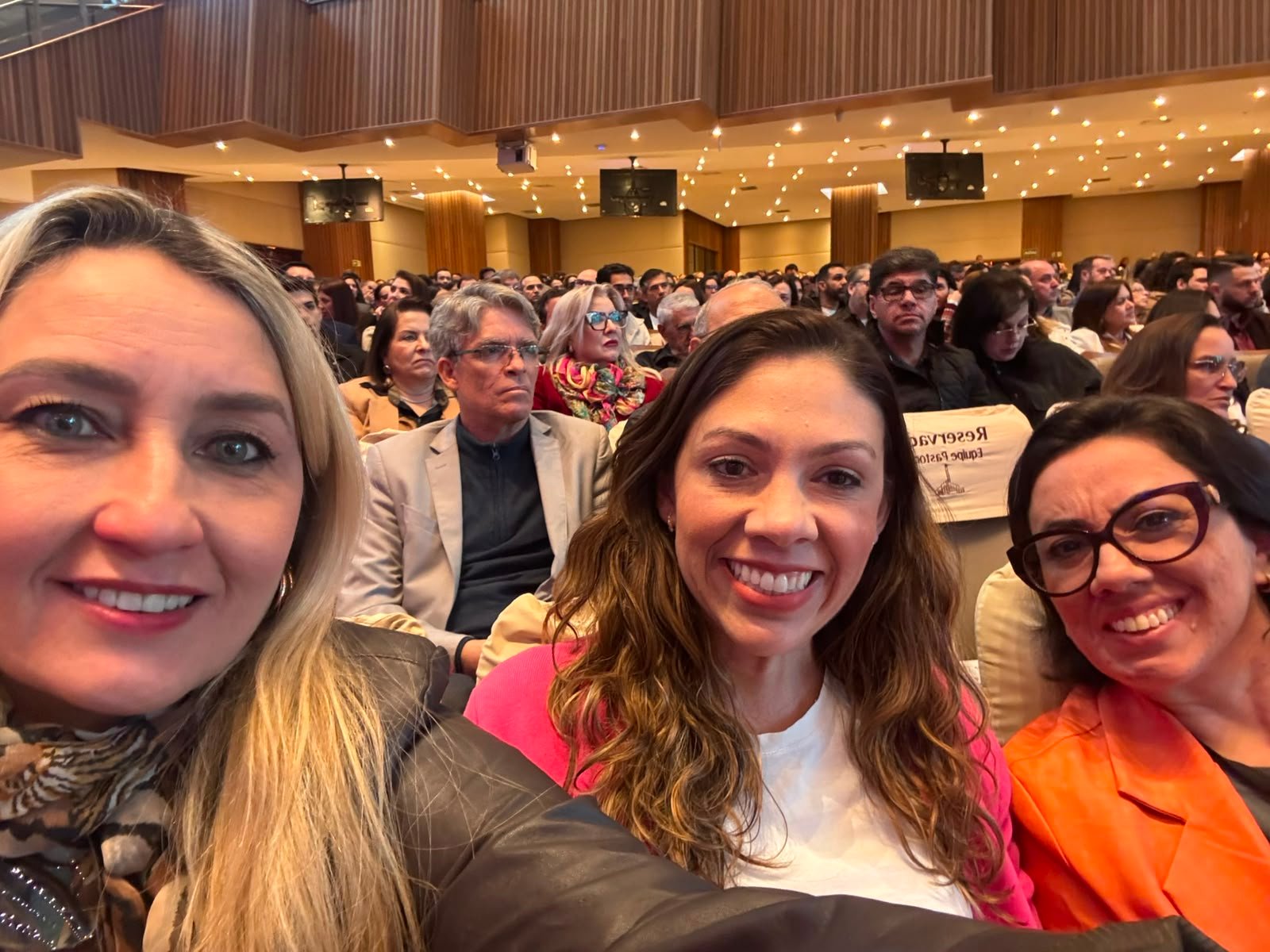 Milene Zerek com apoiadores da campanha — foto 4
