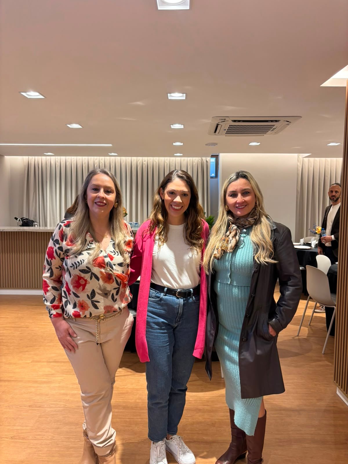 Milene Zerek com apoiadores da campanha — foto 9
